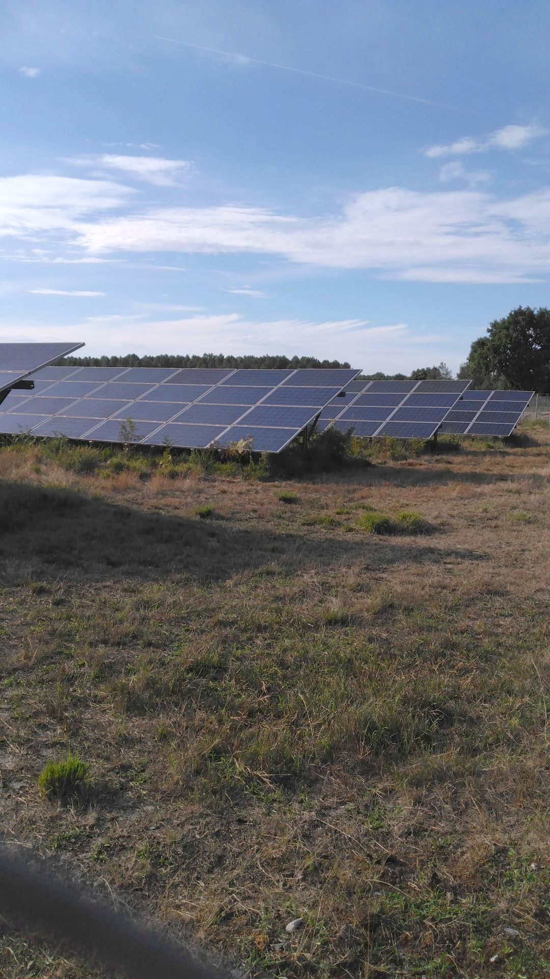 Champs de panneaux solaires surveillé par 3S